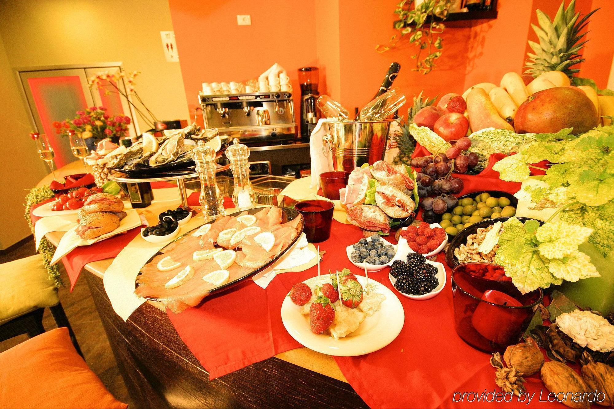 Mihotel Milano Restoran fotoğraf